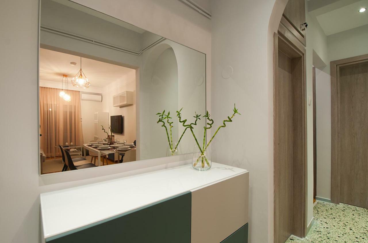 Large, Sunny, Modern Apartment Fully Renovated, Next To Agia Sofia Tesalonika Bagian luar foto